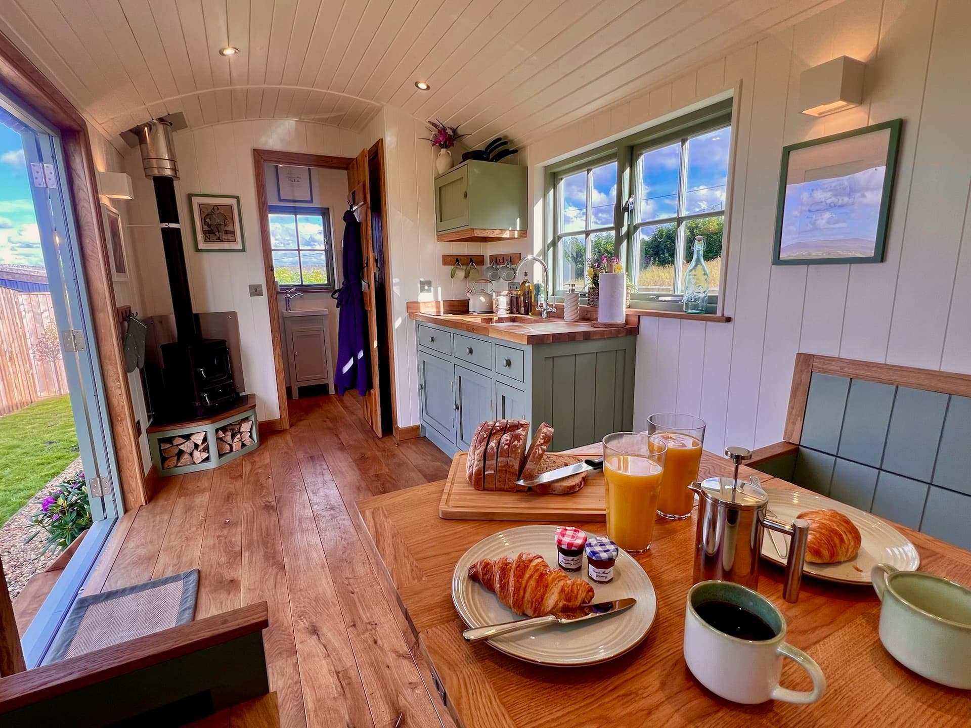 Olive Hut kitchen and breakfast