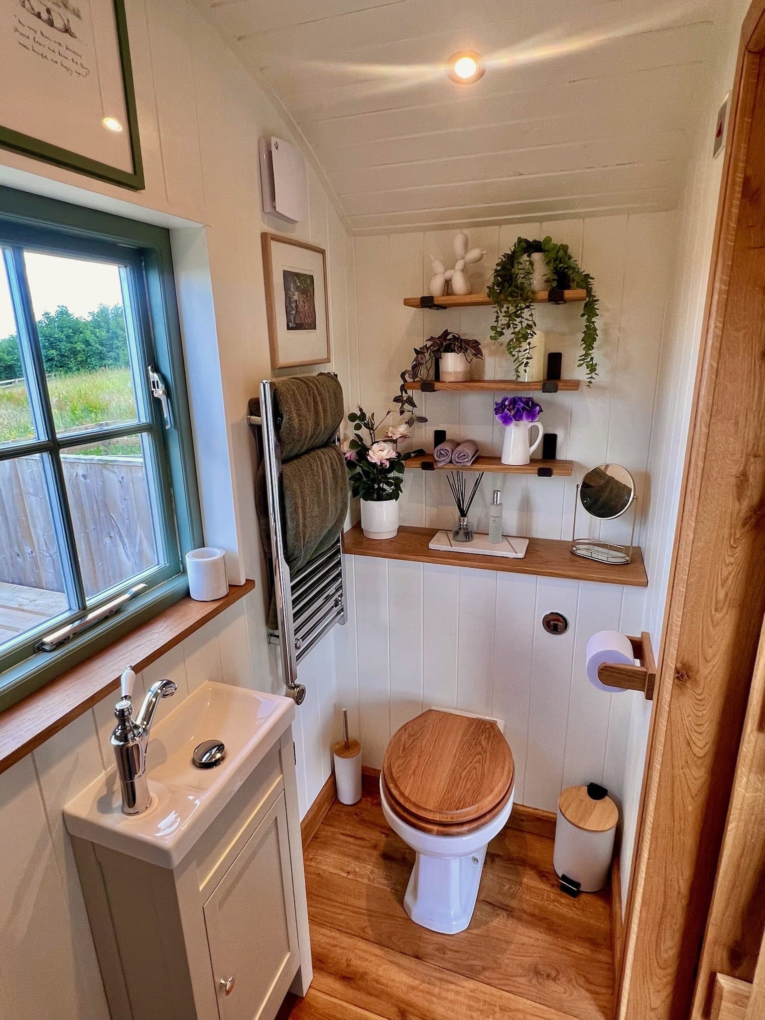 Olive Hut bathroom