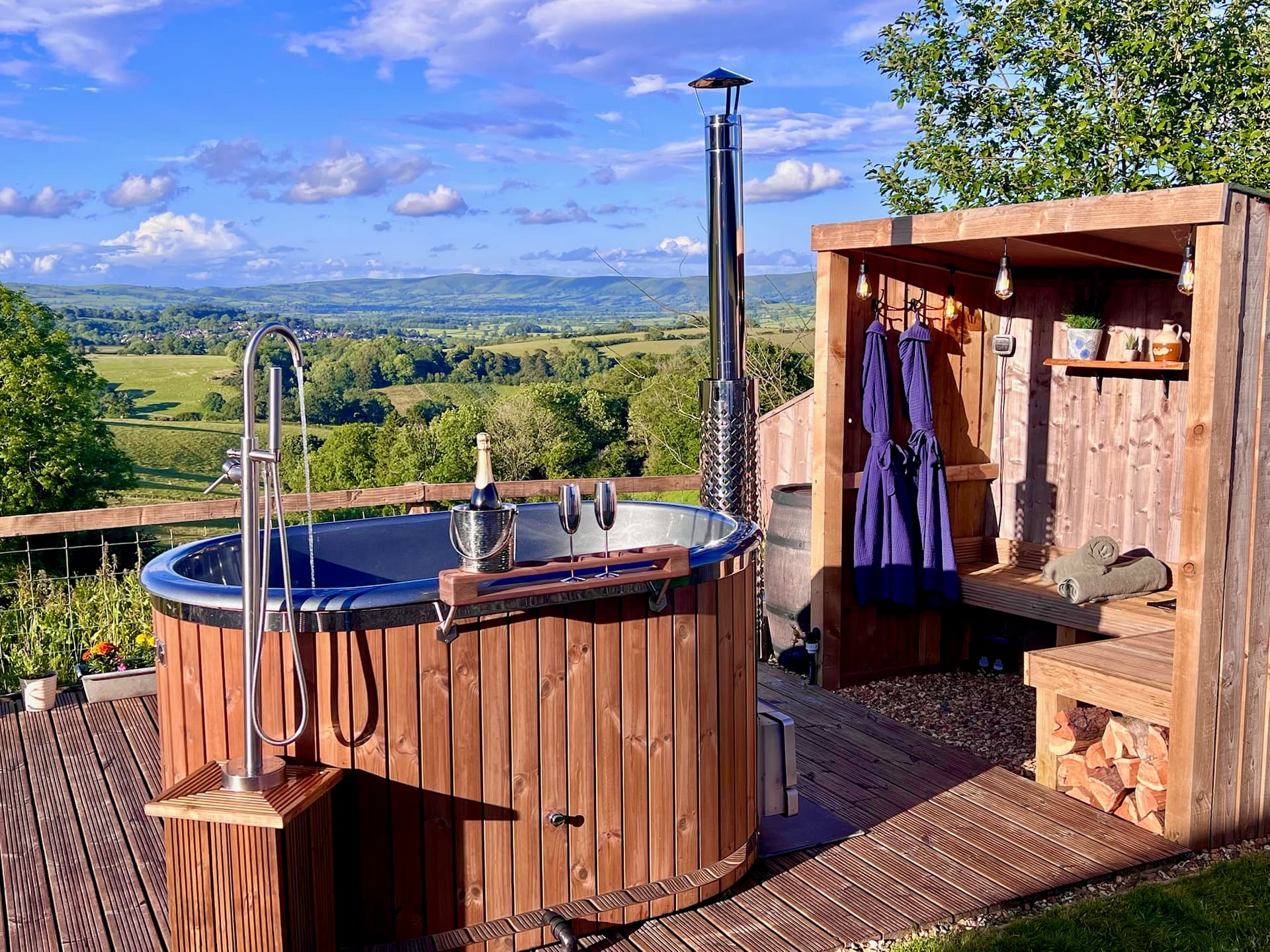 Olive Hut hot tub